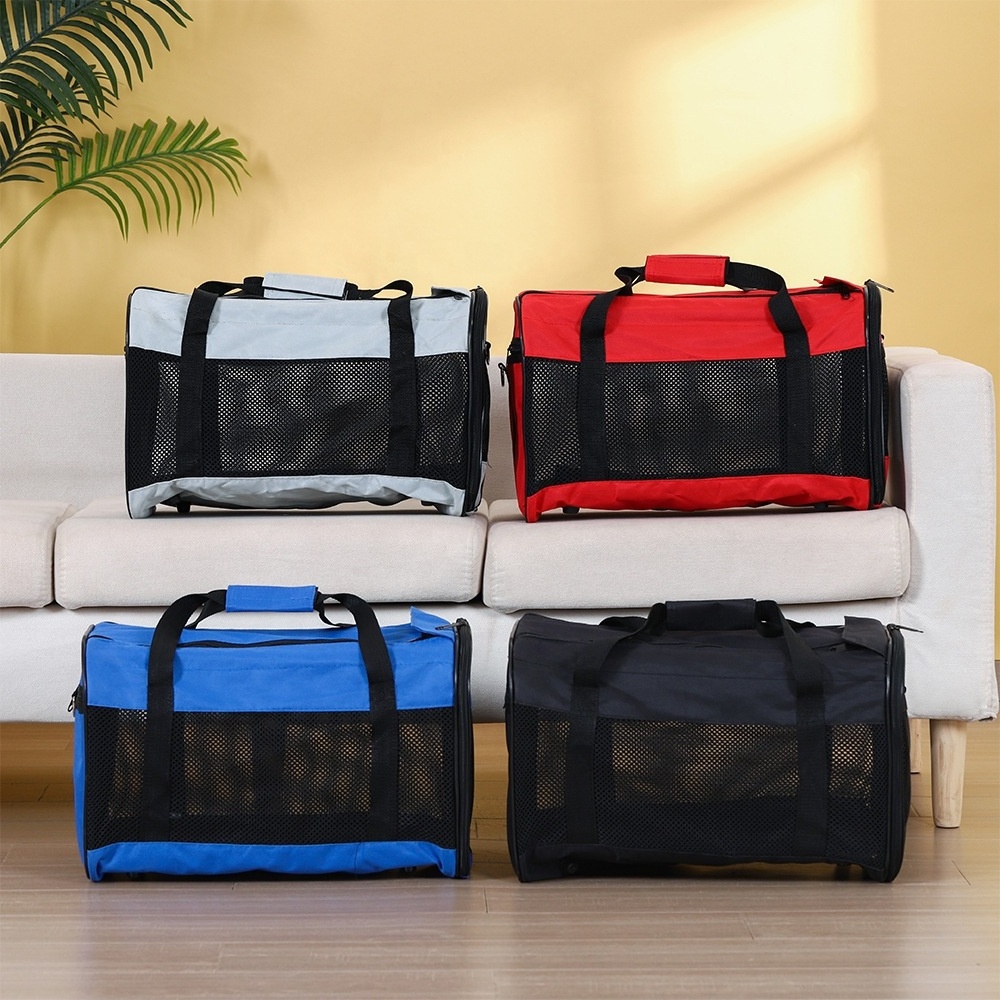 Wholesale Custom Large Capacity Foldable Travel Portable Breathable Cat Bag Dog Bag Pet Carriers Pet Cages Carriers