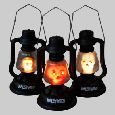 Halloween Party Decoration Ghost Festival Portable Kerosene Lamp Small Pumpkin Lantern Party Light Up Pumpkin Lantern Candy Toy