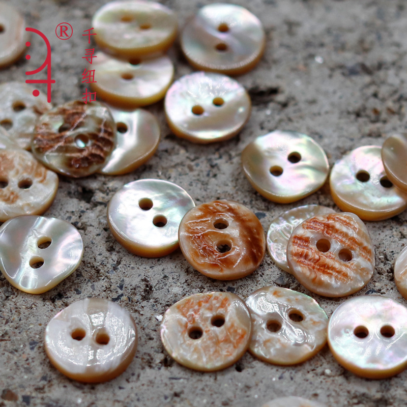 Wholesale customized 4 holes 2 holes natural sea shell buttons Red Abalone Shell shirt buttons