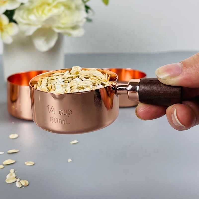 Kitchen Accessories 4Pcs Stainless Steel Rose Gold Measuring Cups with Wooden Handle