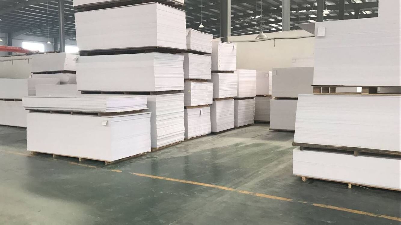 High Quality PVC Foam Sheet Low Density/High Density from 0.4~0.8