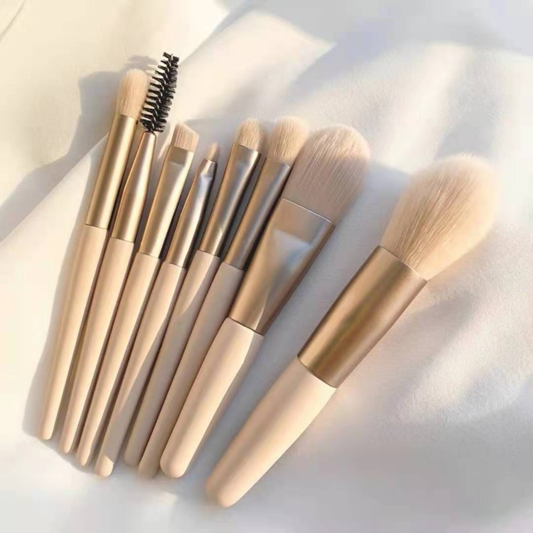 Best  8pcs /set Macaron cosmetic Makeup Brushes set with bag Soft Hair Plastic Handle Portable makeup tool