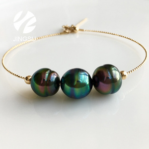 natural color tahitian pearl bracelet with 18K yellow gold women fashionable design