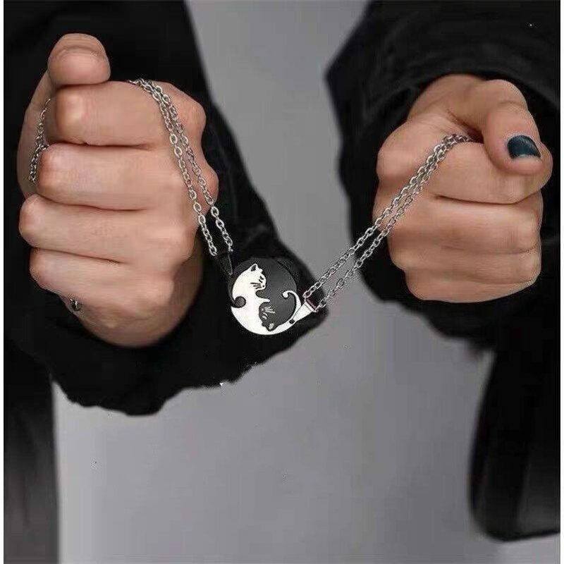 Black White Cute Cat Couple Necklaces Heart Cat Pendant Necklace for Best Friends Stainless Steel Necklace Gift Jewelry