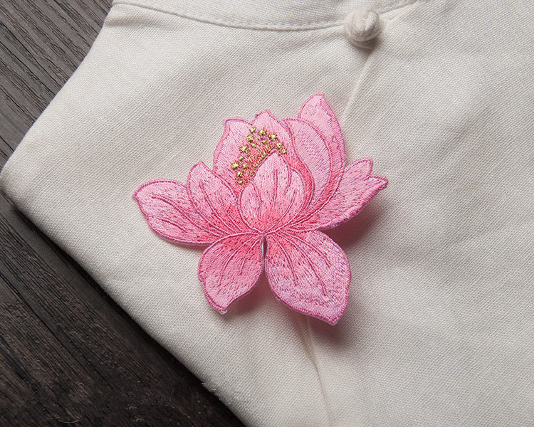 Custom flower appliqued embroidery patches for clothing with adhesive