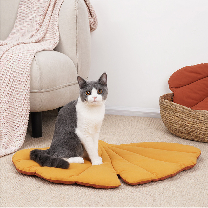 PiCiPaw Leaf Shaped Cotton Warming Cat and Dog Bed Mat Thicken Pet Warming Pad