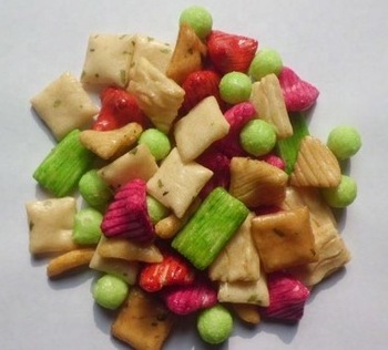 Puffing Wasabi Rice Cracker Mix , Crispy Taste Yummy Rice Crackers With Nuts