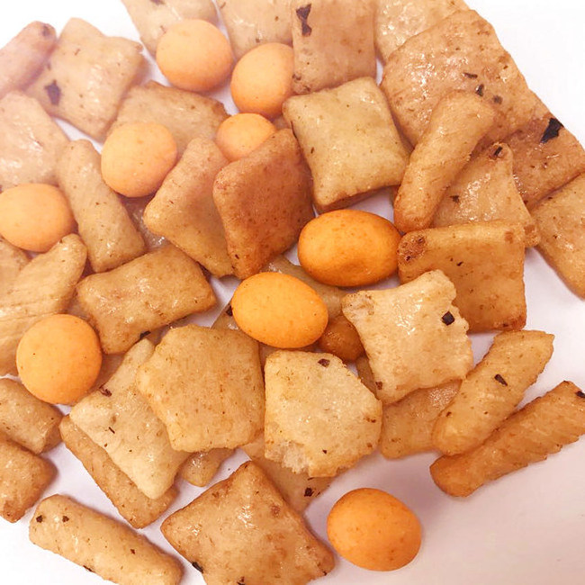 Hot Selling  OEM  Popular Crispy Spicy Flavor Mixed Roasted Rice Crackers and Coated Peanuts