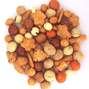 High Quality Savory Vegan Mixed Rice Crackers and Coated Peanuts Vegetarian Snack