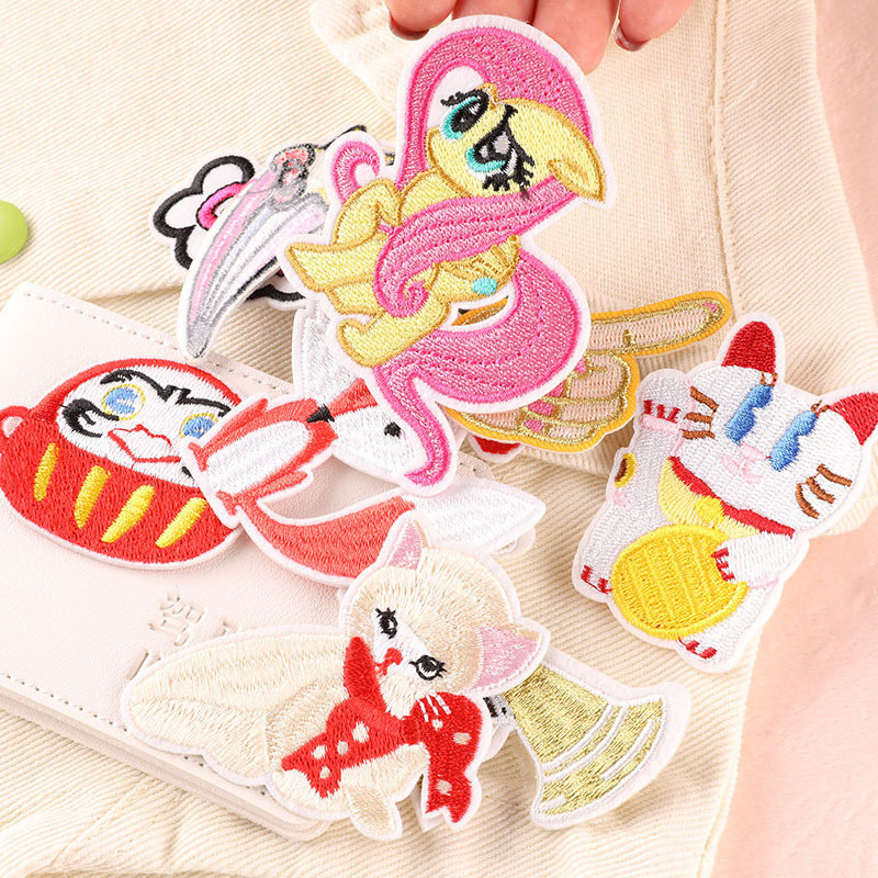 Chinese Patch Store Wholesale Machine Embroidery Cartoon Iron on Fabric Labels for Baby Clothes