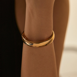 Best Selling Jewelry Bangle Bohemia Style Fashion Minimalist Glossy Women' s Gold Pleated Cuff High Quality Simple Bracelet