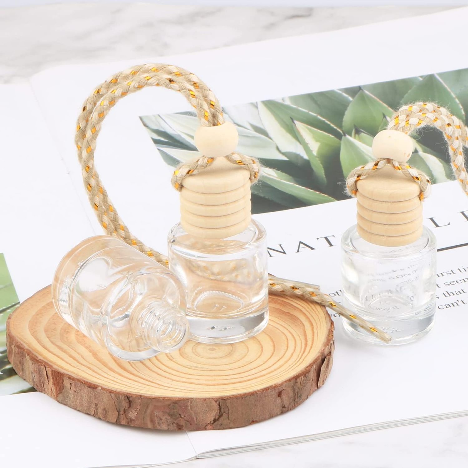 Wholesale wood hanging car aroma diffuser 10ml air freshener cube transparent frosted Reusable car perfume bottle with wood cap