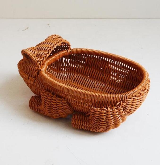 China factory Handmade Rattan Storage Basket Woven Hanging Organizers Frog Shape Plastic Dessert Fruit Vegetable Picnic Baskets