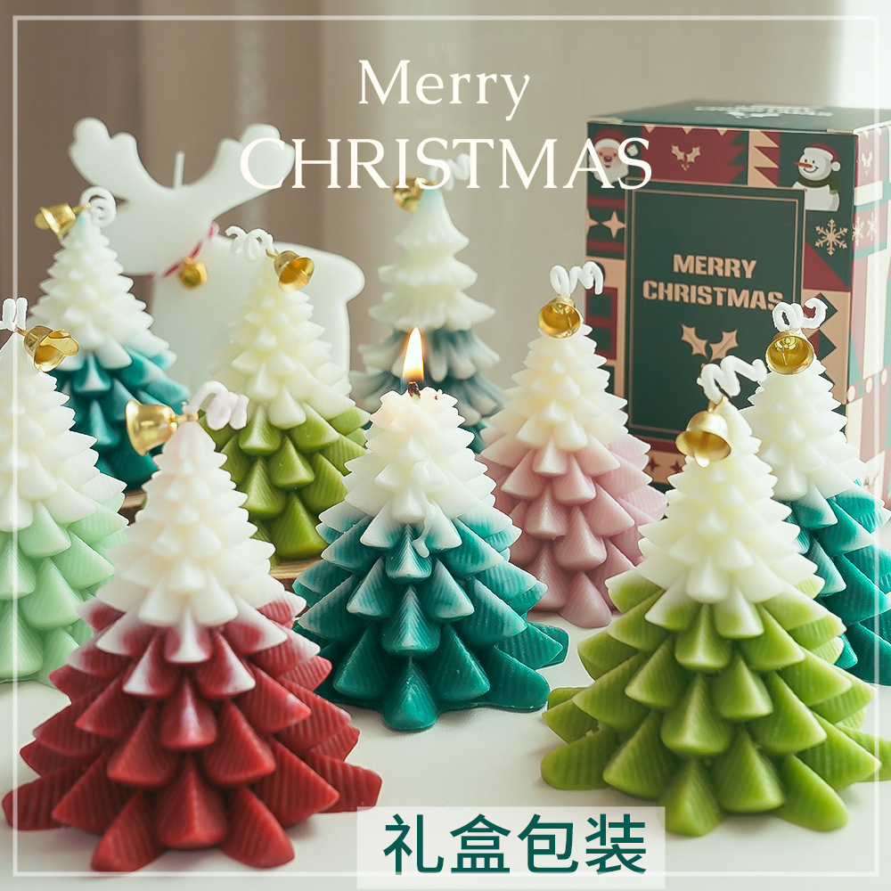 Low MOQ Customizable Soy Wax Christmas Scented Candle 3d Tree Shape Mini Candles Party Favors Xmas Gifts