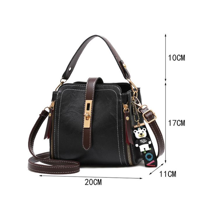 Wholesale England Style Casual Using Elegant Women Crossbody Bag with Bear Decoration Fashion PU Leather Women Sling Bag