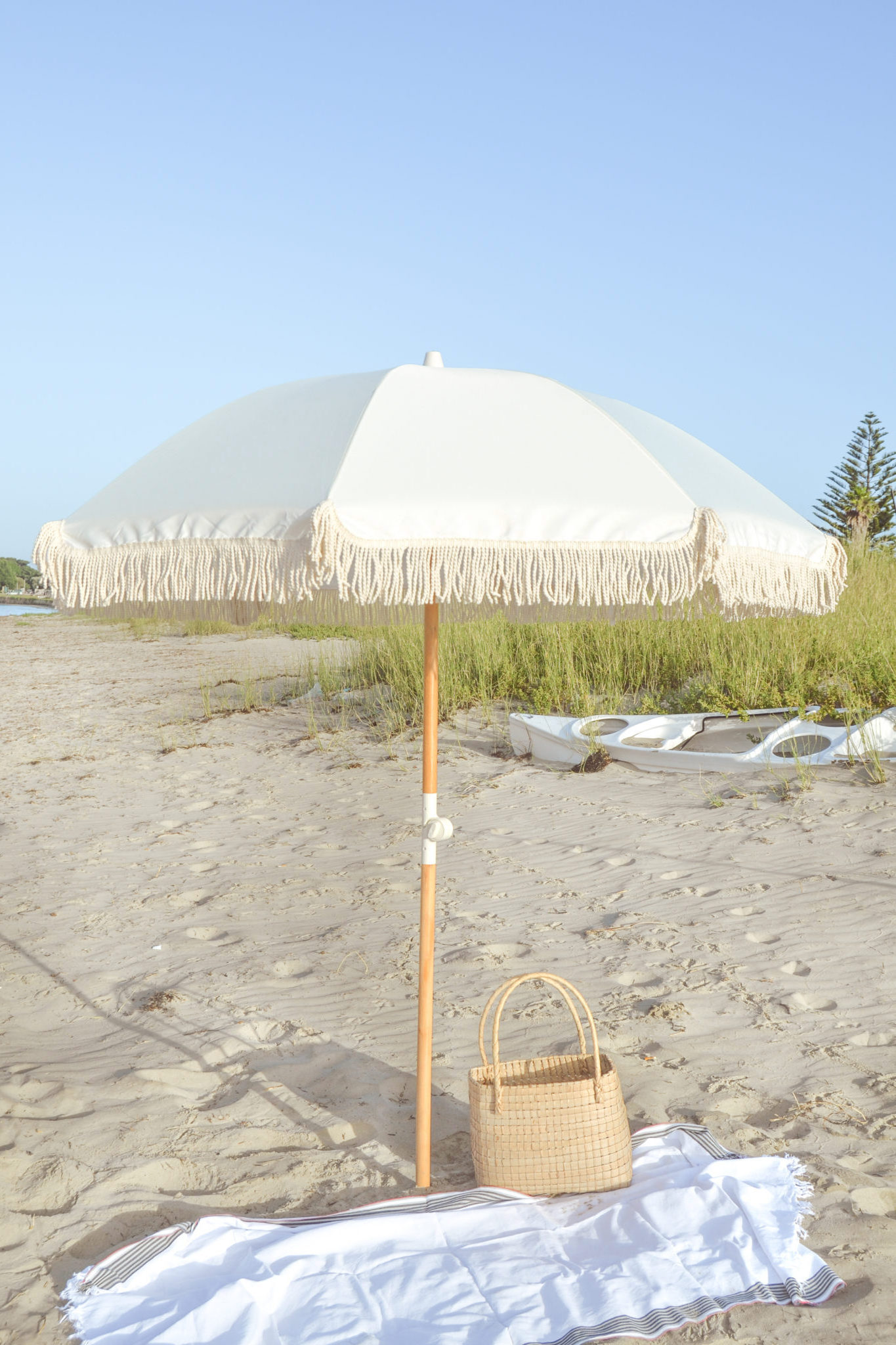 Holiday wood pole Beach Umbrella Retro Antique White Fringe Trim