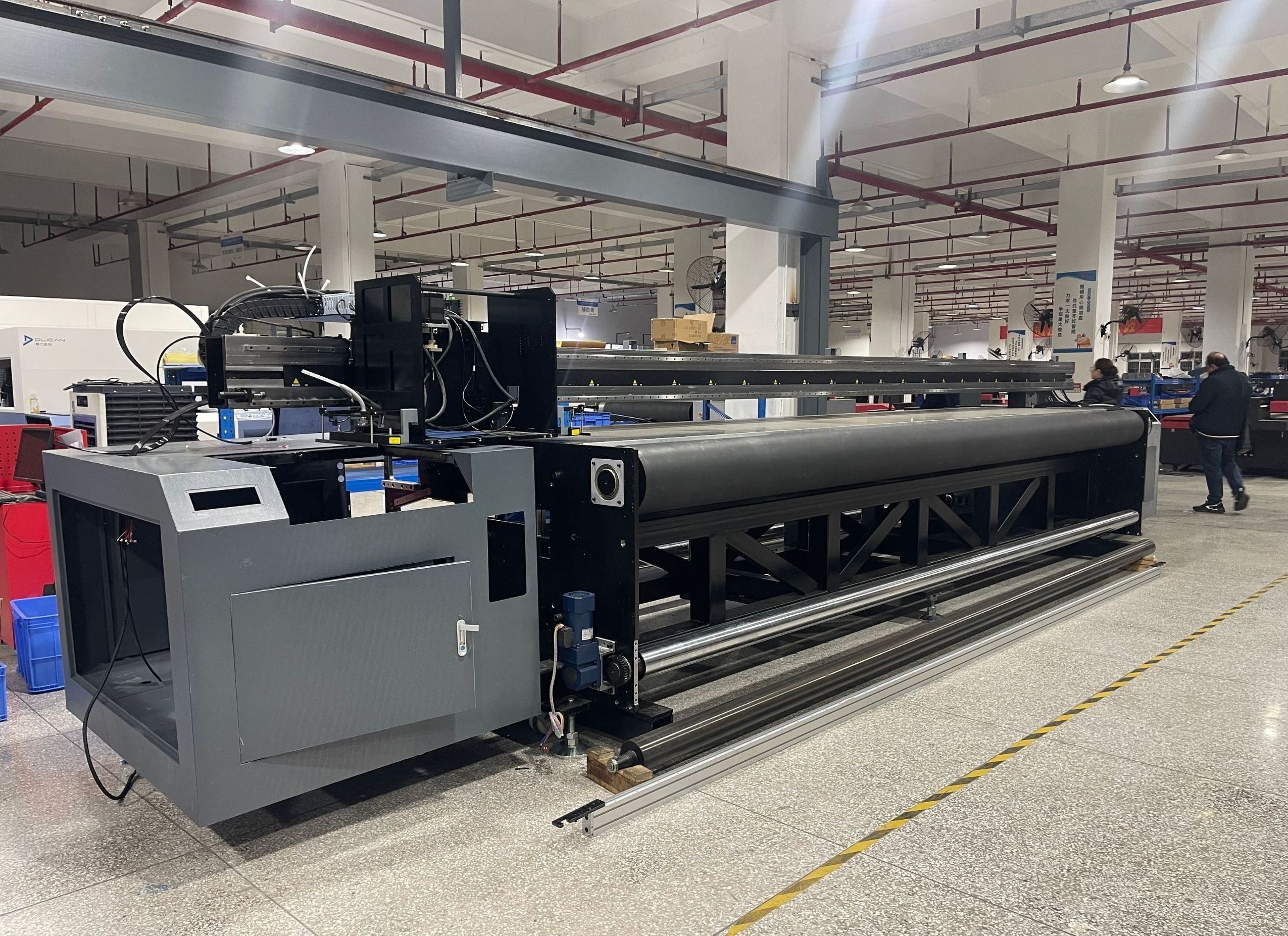 Xmay 158sqm/h Speed 1440dpi Resolution 3.2m Large Format Inkjet Digital Solvent Printer Roll to Roll UV Printer for Billboard