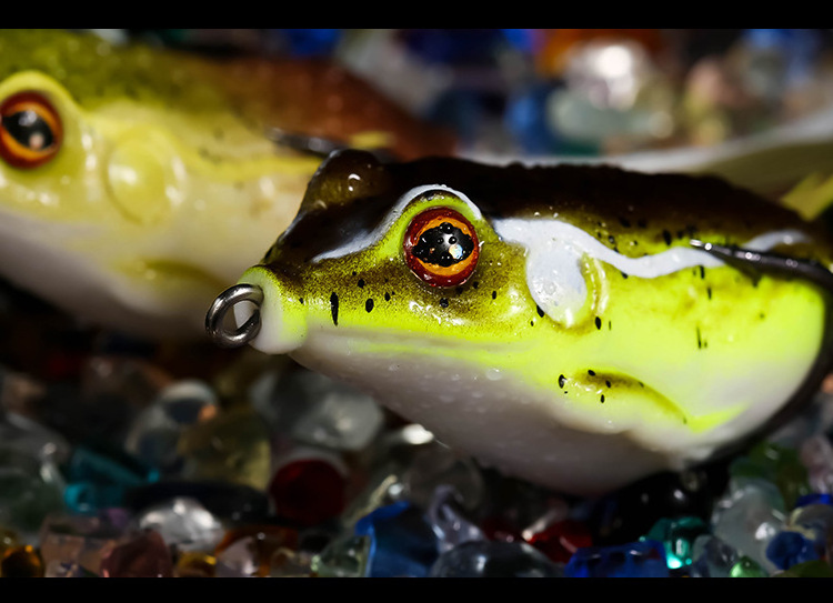 HAYA Fishing Lures Realistic Design Frog Lure Durable High Quality  Lifelike 3D Eyes and Colorful Realistic Paint Patterns