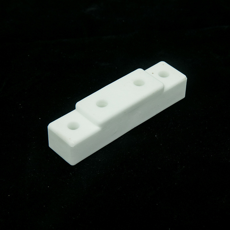 95 alumina ceramic parts Electronic textile high frequency insulation device Industrial ceramic rectangular four concave shaped