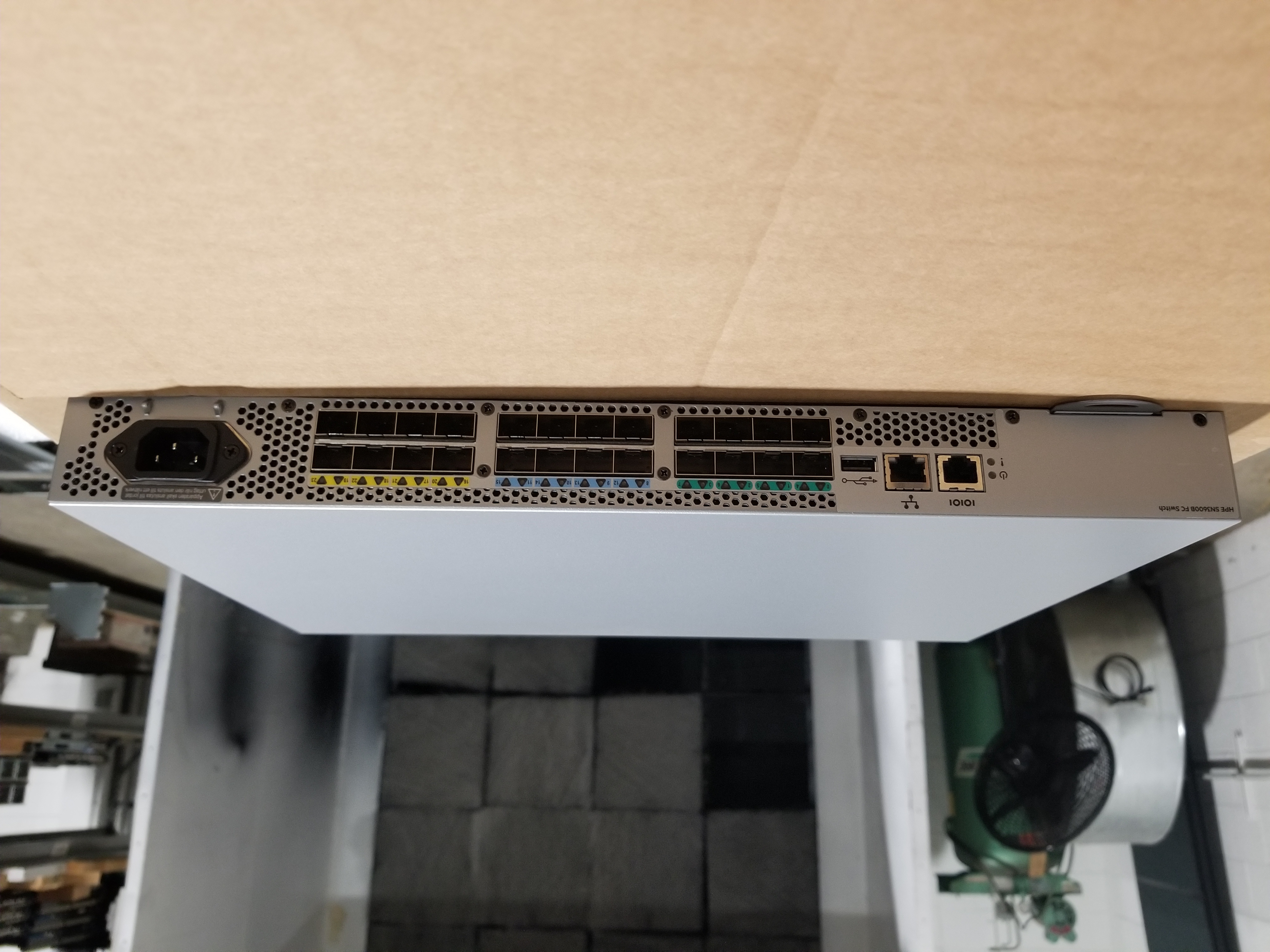 hpesn3600b Q1H70B SN3600B 32Gb 24/8 Fibre Channel Switch SN3600B 24 PORTS FC Switch