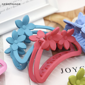 New Design Hair Claws 9cm Large Matte Acrylic Plastic Elegant Flower Hair Claw Clip Hair Jaw Clip For Women