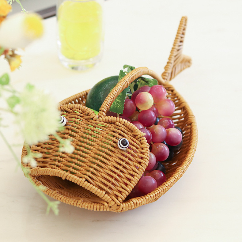 Wholesale New Fish Shape Desktop Home Storage Display Snack Fruit Basket Hand-made Rattan Basket