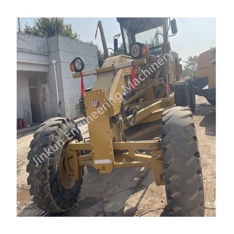 Japan imported CAT 140K used hydraulic tire type car grader sales of cheap distribution