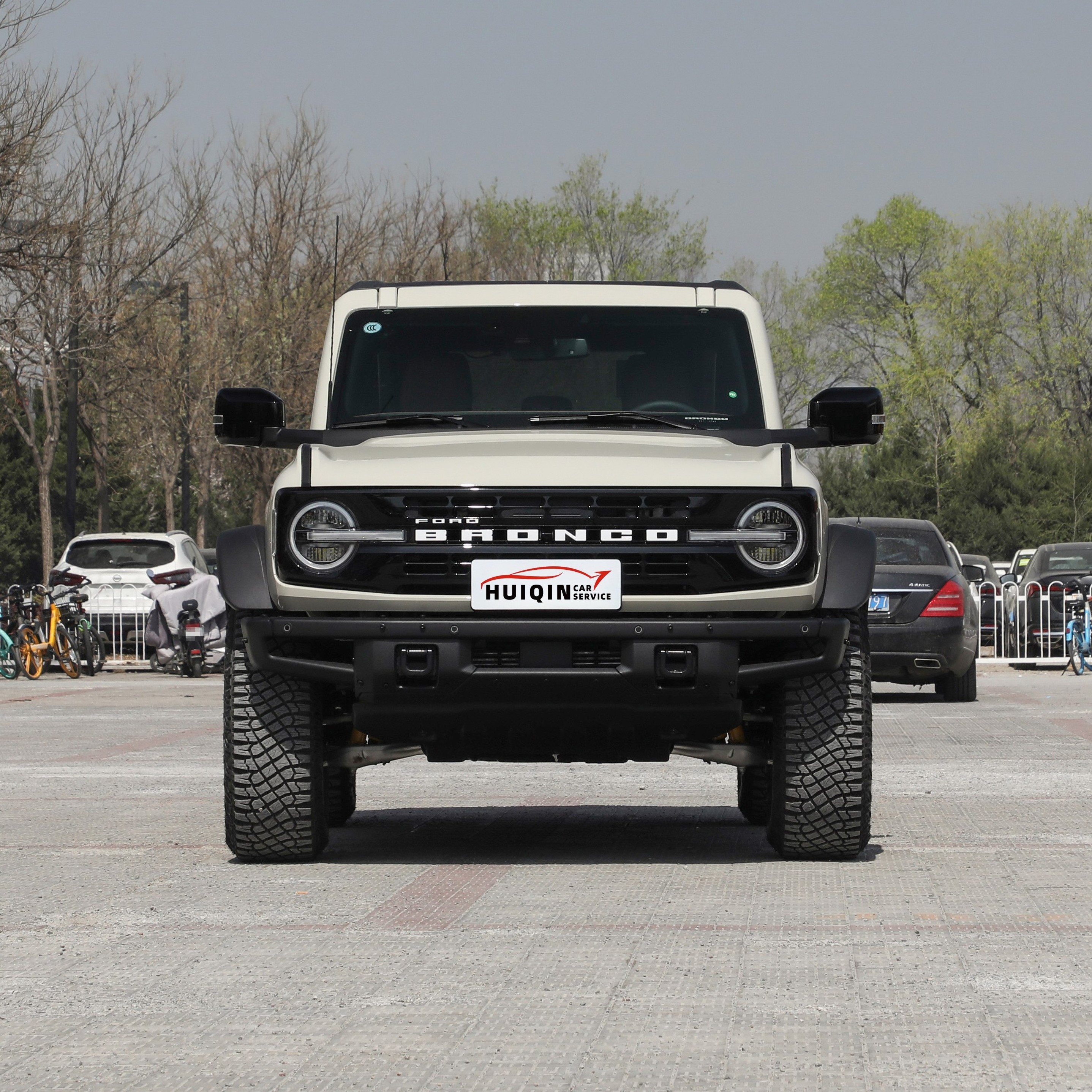 Ford Bronco gasoline 4-door 5-seater SUV 2.3T 275 horsepower high-performance four-wheel drive off-road vehicle best-selling