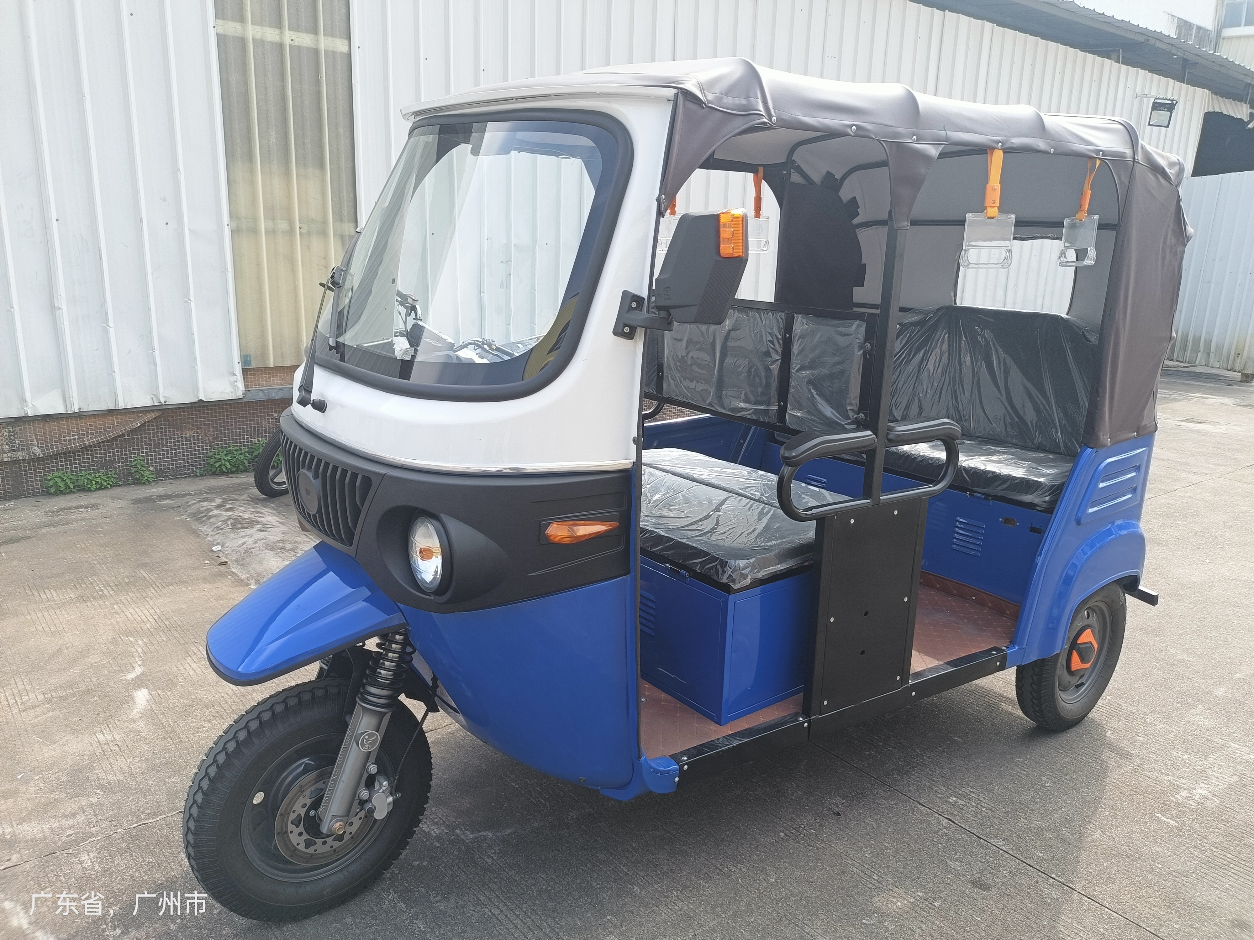 GCD Manufacturer Big Space 60V 1800W E-tricycle  Electric rickshaw for passengers