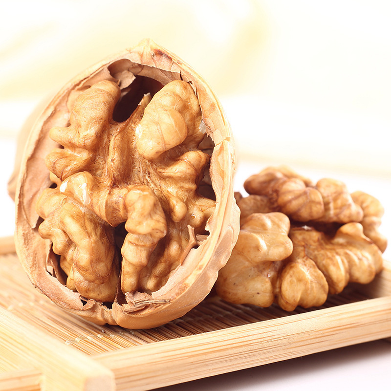 China Cheap Prices Raw Walnut Shell Blanched Shelled Walnuts Supplier