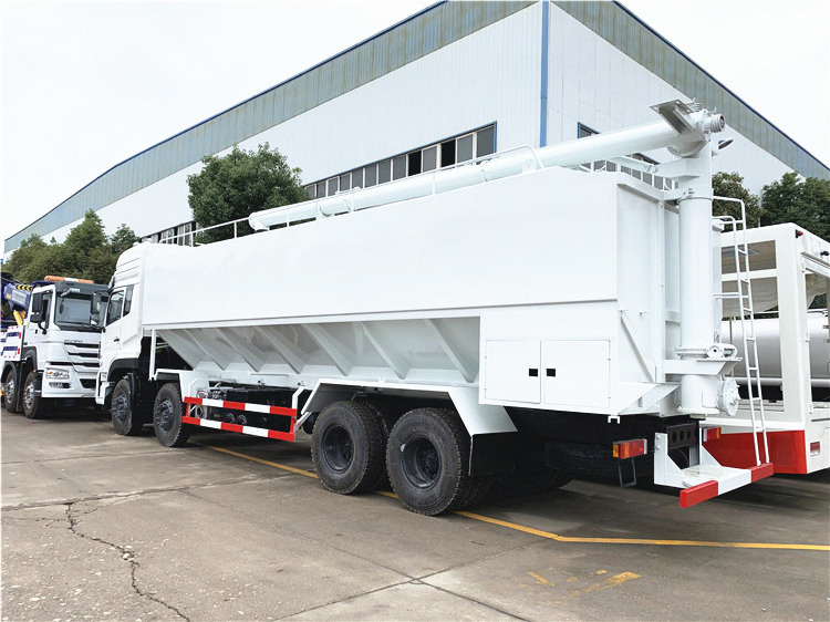 Used truck Dongfeng AUMAN Feed Transport Truck 12 Wheeler 8x4 4 Silos feed tank Hot sale feed tanker deposit