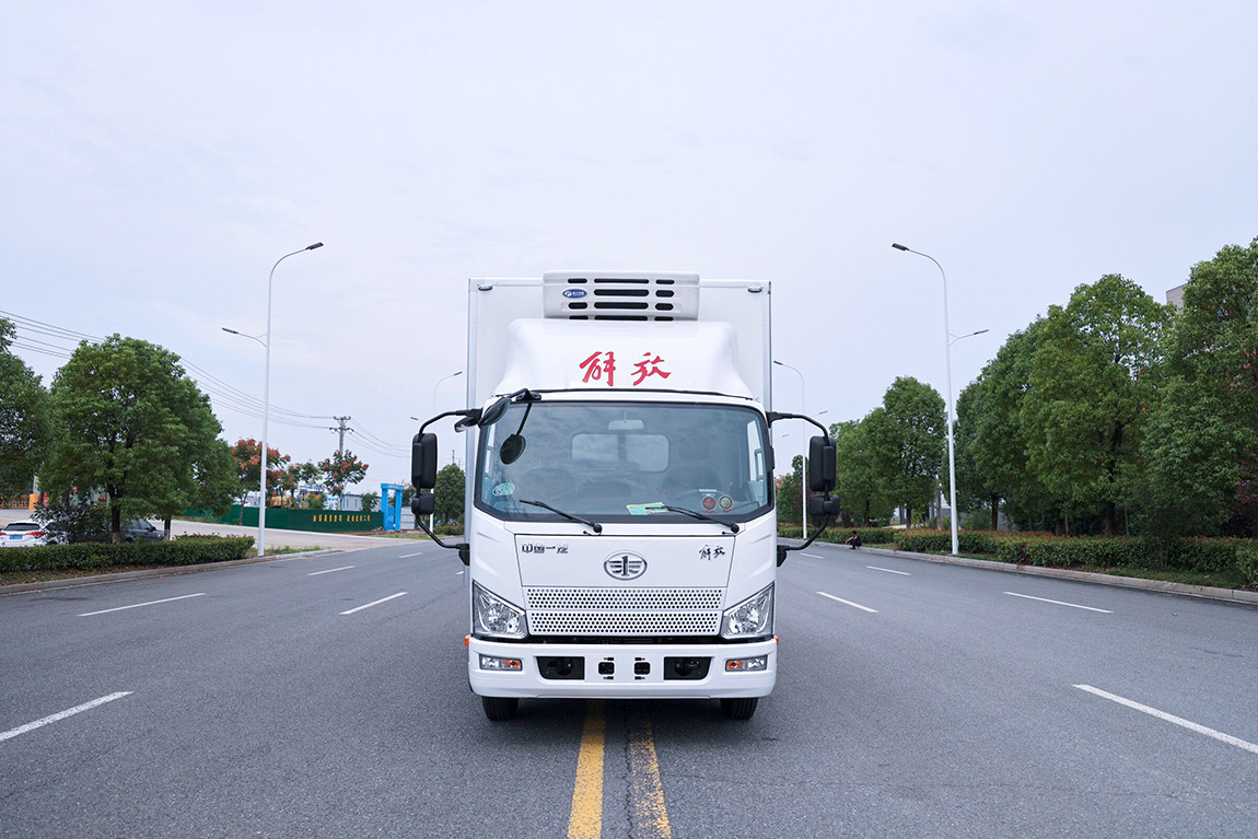 Used Top Seller Faw Jiefang Refrigerated Box Truck Small Refrigerated Trucks For Frozen Meat And Chicken