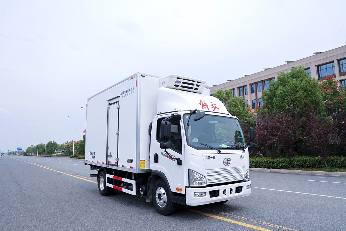 Used Top Seller Faw Jiefang Refrigerated Box Truck Small Refrigerated Trucks For Frozen Meat And Chicken