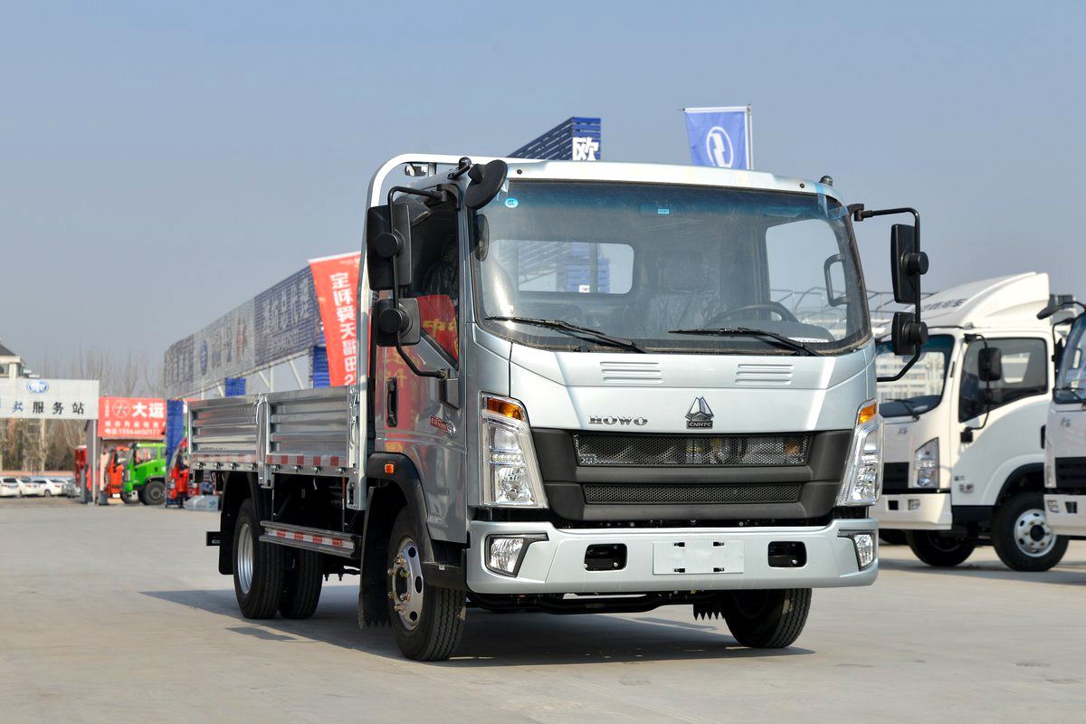 Used truck Hot Selling Products 2023  China HOWO Truck Stock Single Double Cabin 4x2 Light Diesel Duty Truck