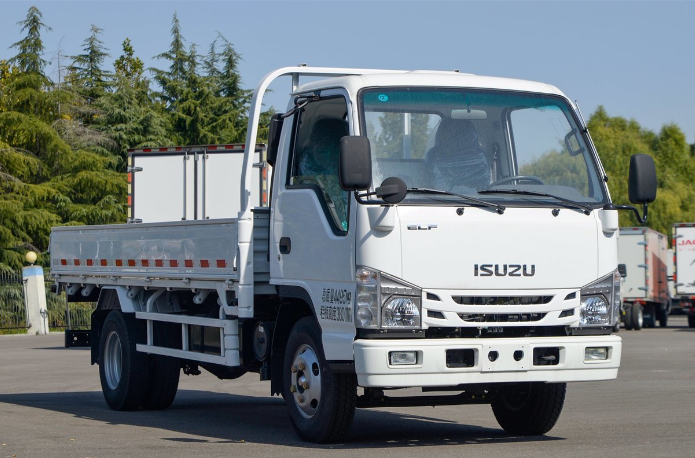 Qingling Isuzu  4x4 100P 130 horsepower 3.6m single row fence light truck