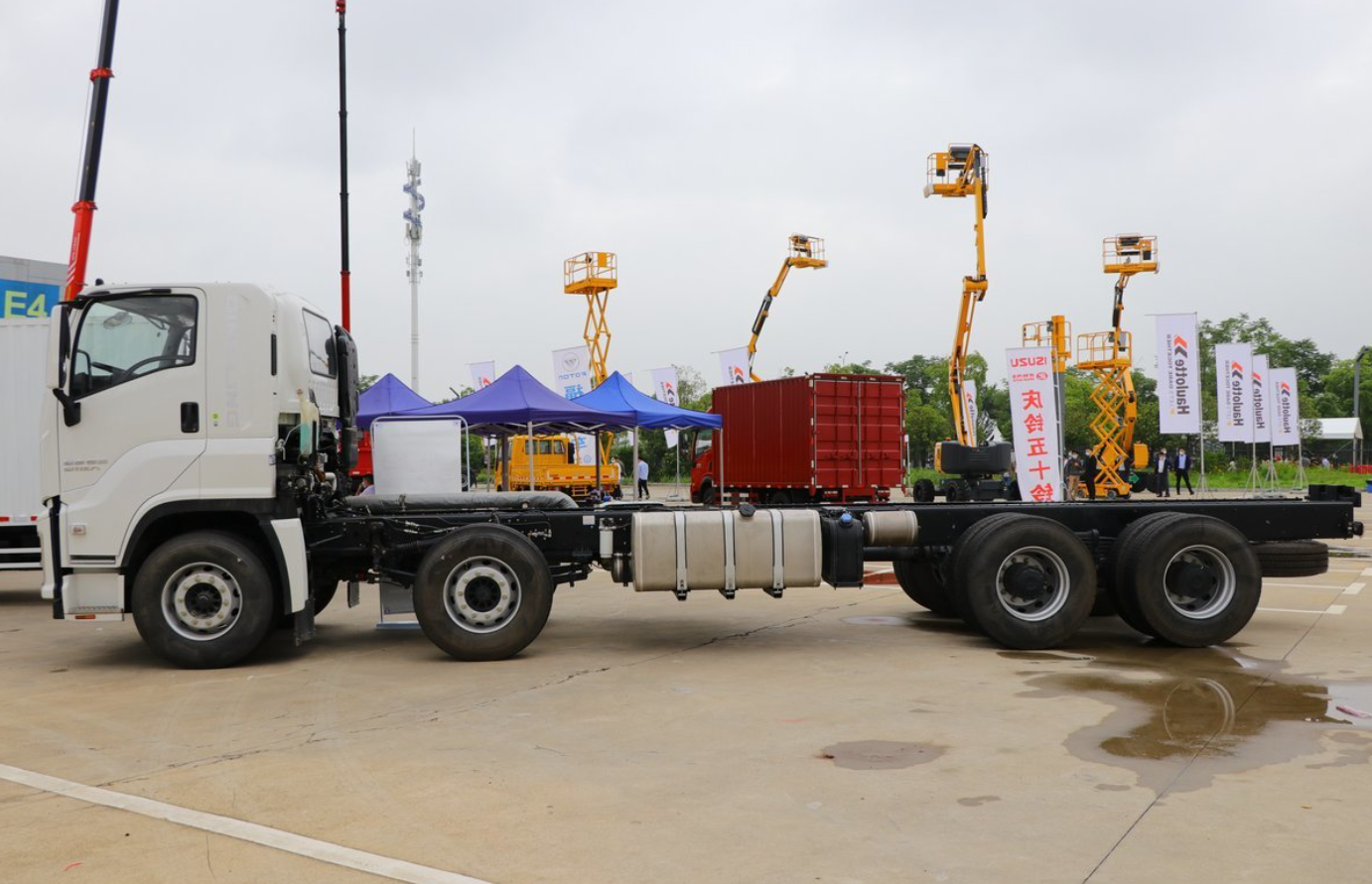 Qingling Isuzu Juka 520 horsepower 8X4 special operation vehicle chassis (National VI)