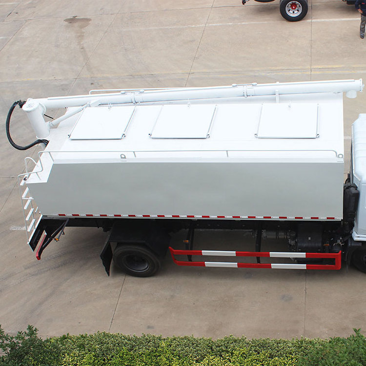 Used truck 4x2 Bulk Feed Truck Howo 25-30ton Factory Price Bulk Grain Delivery Self Feeding  For Livestock deposit