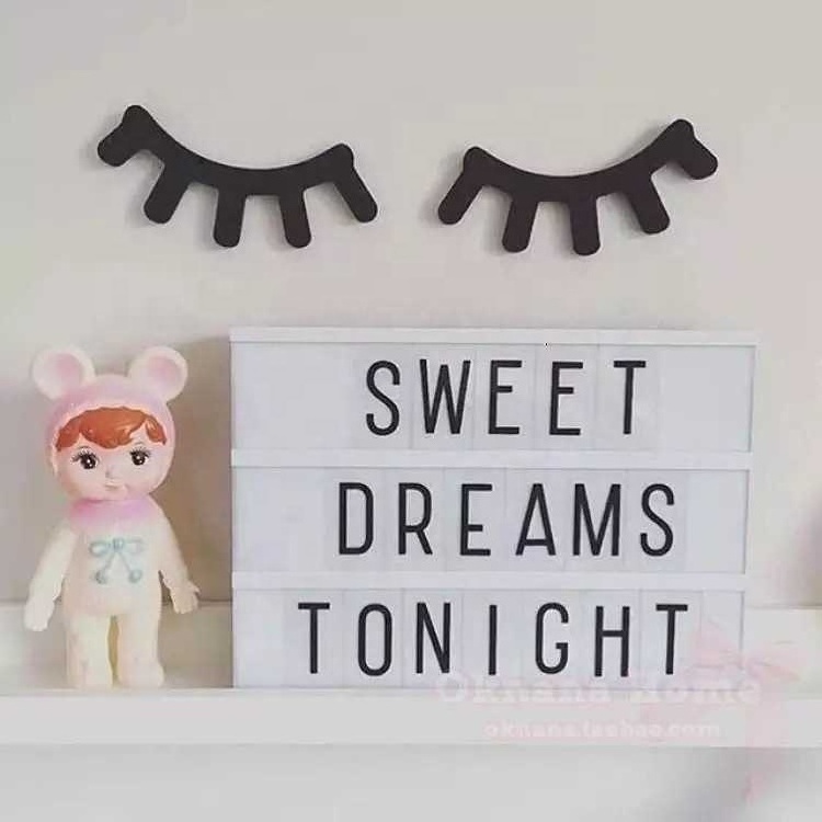 INS Wall Stickers Creative Solid Wood Eyelashes Children's Room Home Decor Popping Red Hangings