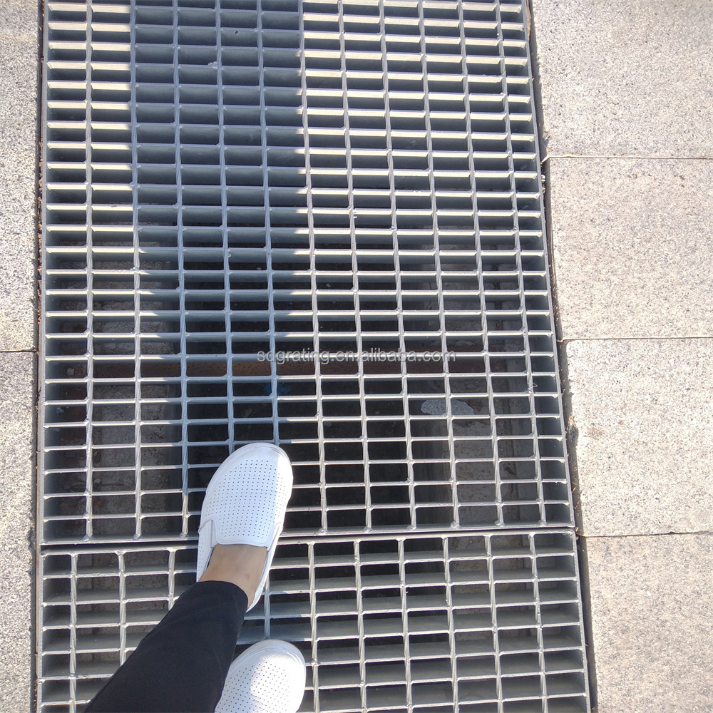 Wholesale Storm Drainage Cover Drainage Gutter with Stainless Steel Grating Cover