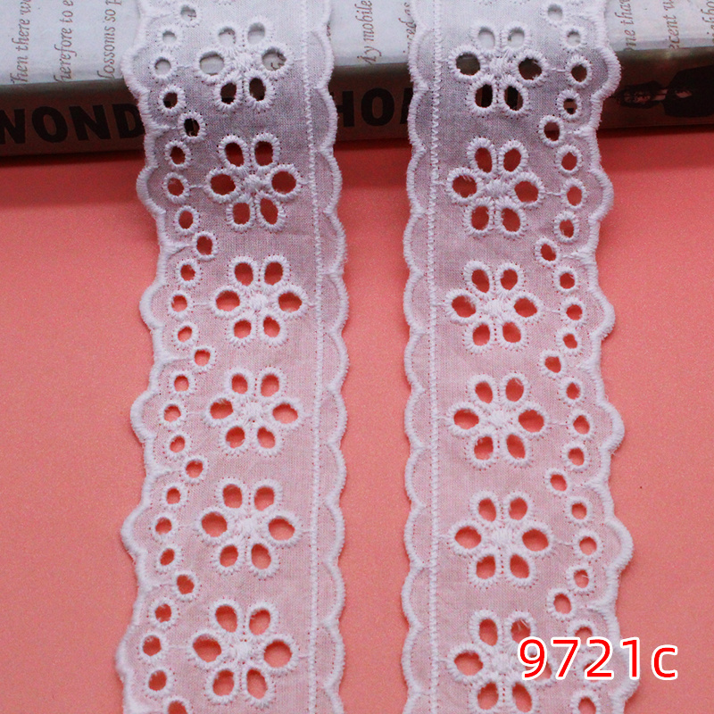 Fabric for Clothing Hot Selling Luxury Eyelet Trim Embroidery Lace Cotton Dress Cloth Material Fashionable Sewing Embroidery