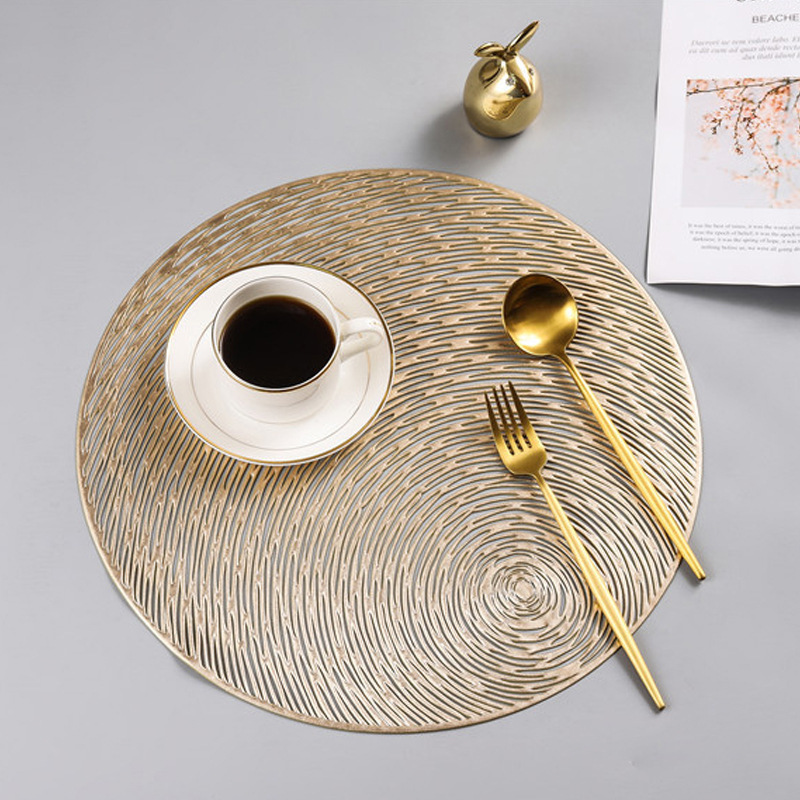 Stock 38cm Waterproof PVC round Gold Vinyl Placemats Plastic Table Mats with Insulation for Dining Table for Wine charger plate