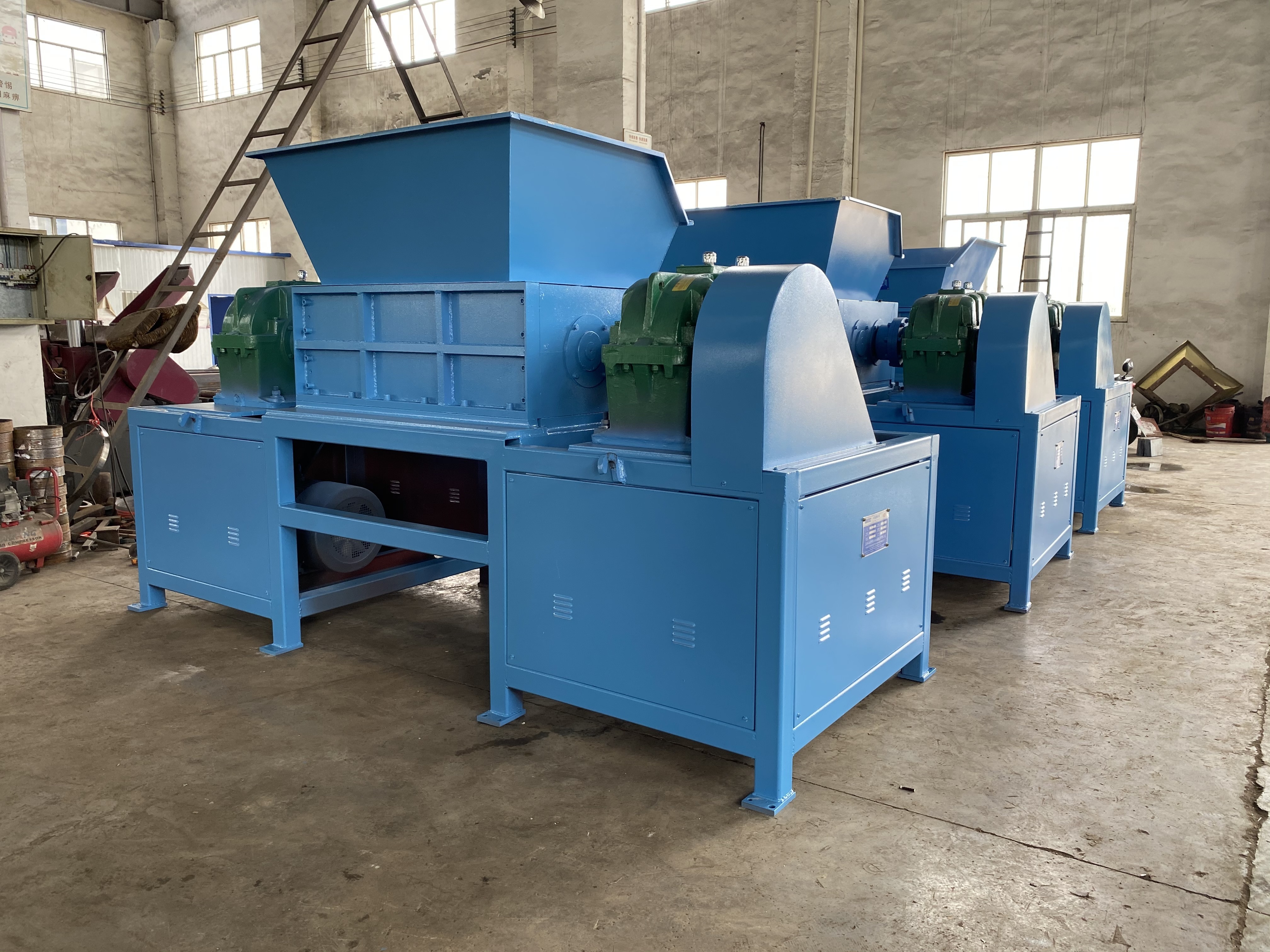 High performance two shaft used tire shredder machine for sale industrial crushing machine