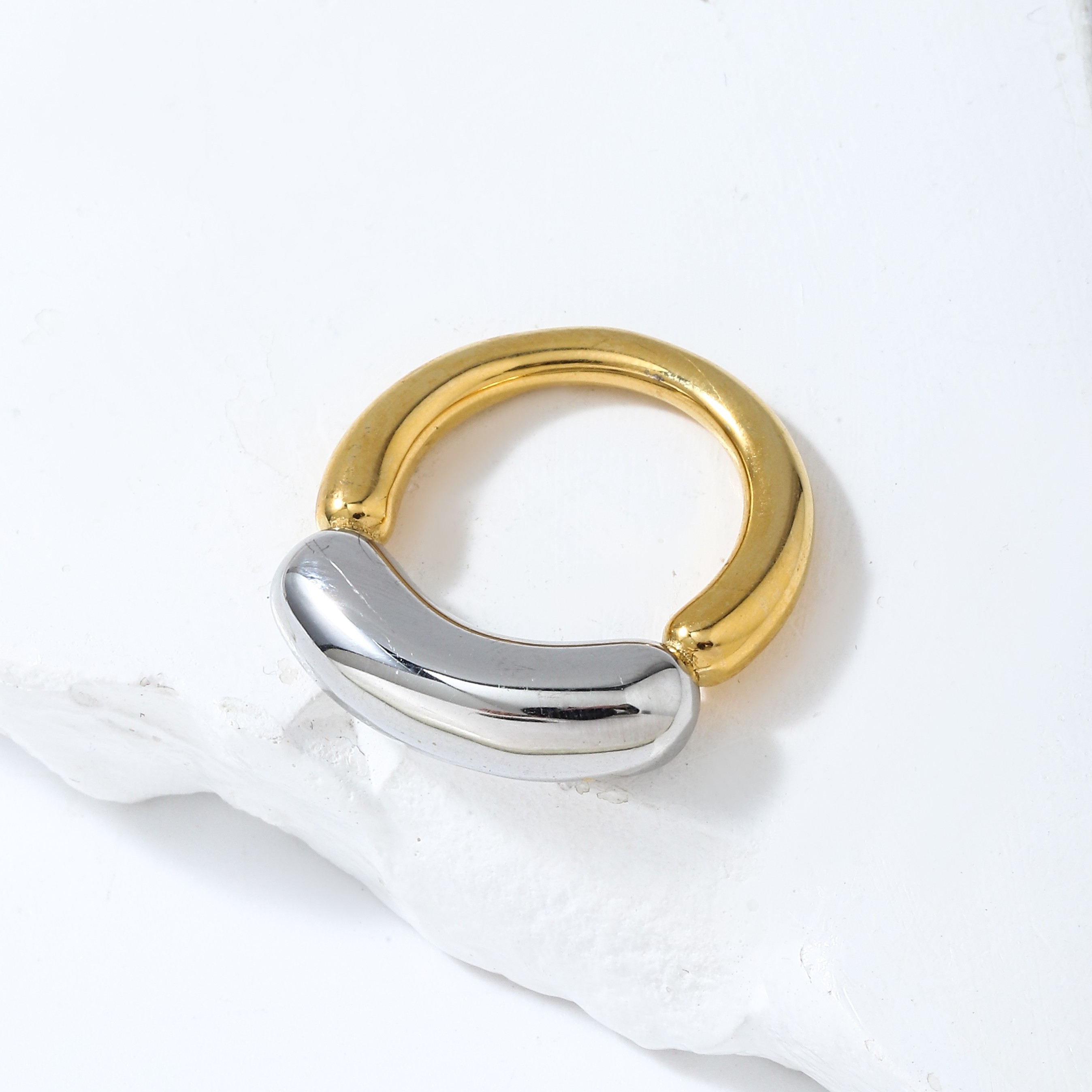 Ruigang Customized Gold 18k Stainless Steel Ring Girls Gold Plated Rings Jewelry Women Fashion Jewelry Rings For Women