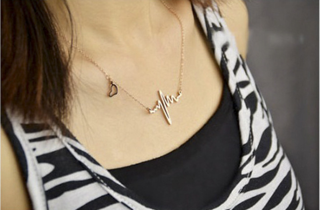 Yiwu Ruigang New Fashion Women Gold Silver Heart Beat Pendant Necklace Stainless Steel Chain