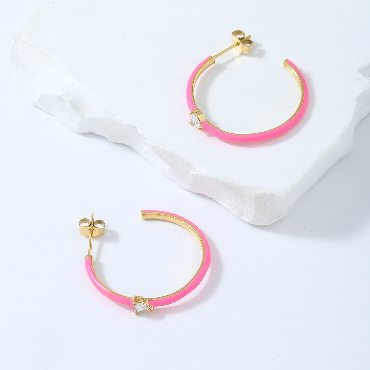 Ruigang RGE2530 Stainless Steel 11 Colors CZ Setting Hoop Earrings C Shape Earring Women Ladies Round Enamel Hoop Earrings