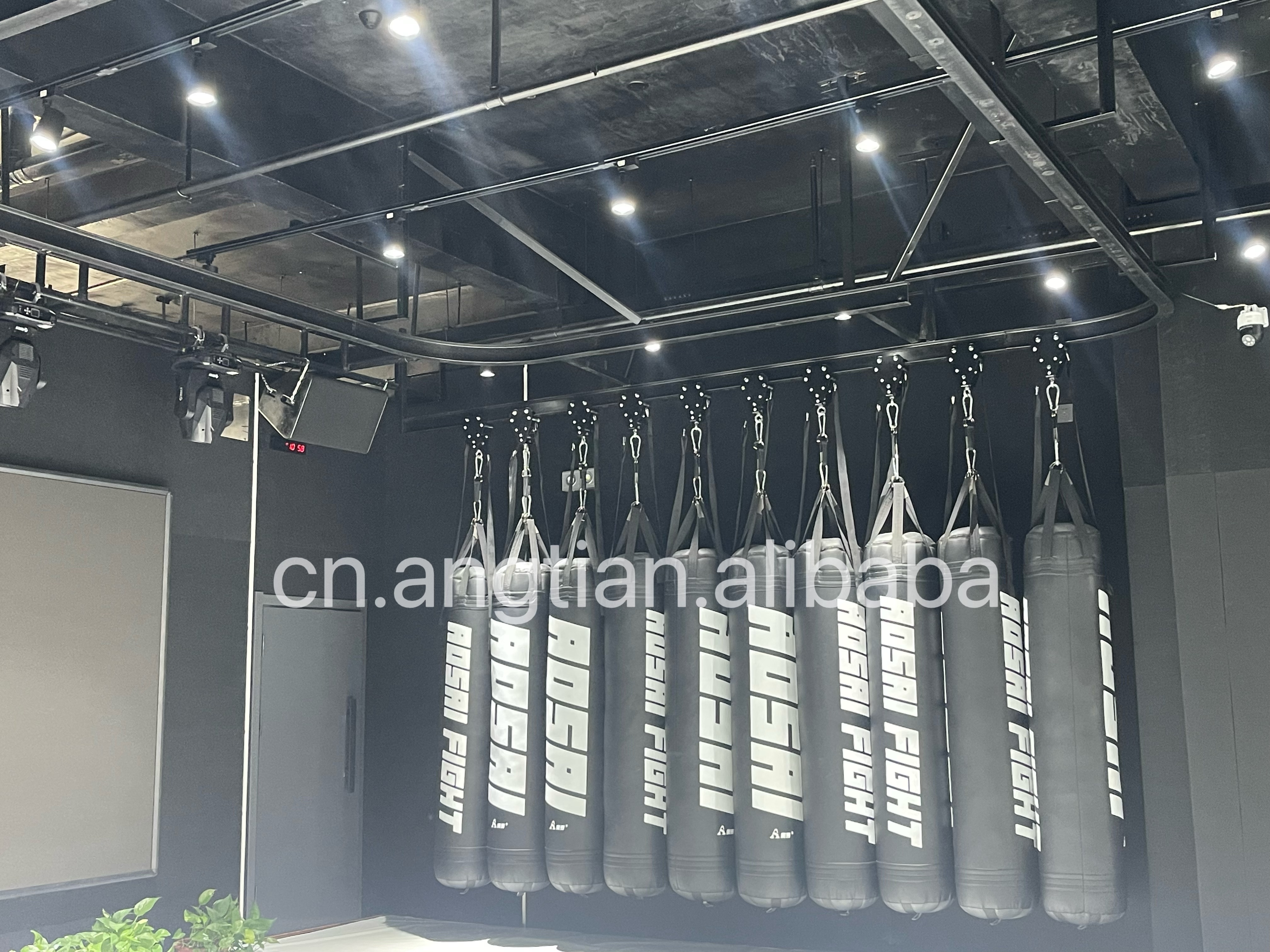 Factory sells mma boxing training heavy punching bags rack with rail