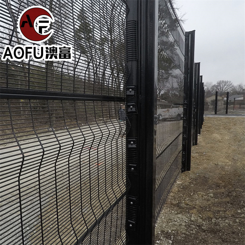 Wholesale Prices High Quality Barbed Wire Mesh 358fence / Safety Airport Fence / 358 Anti Climb Fence