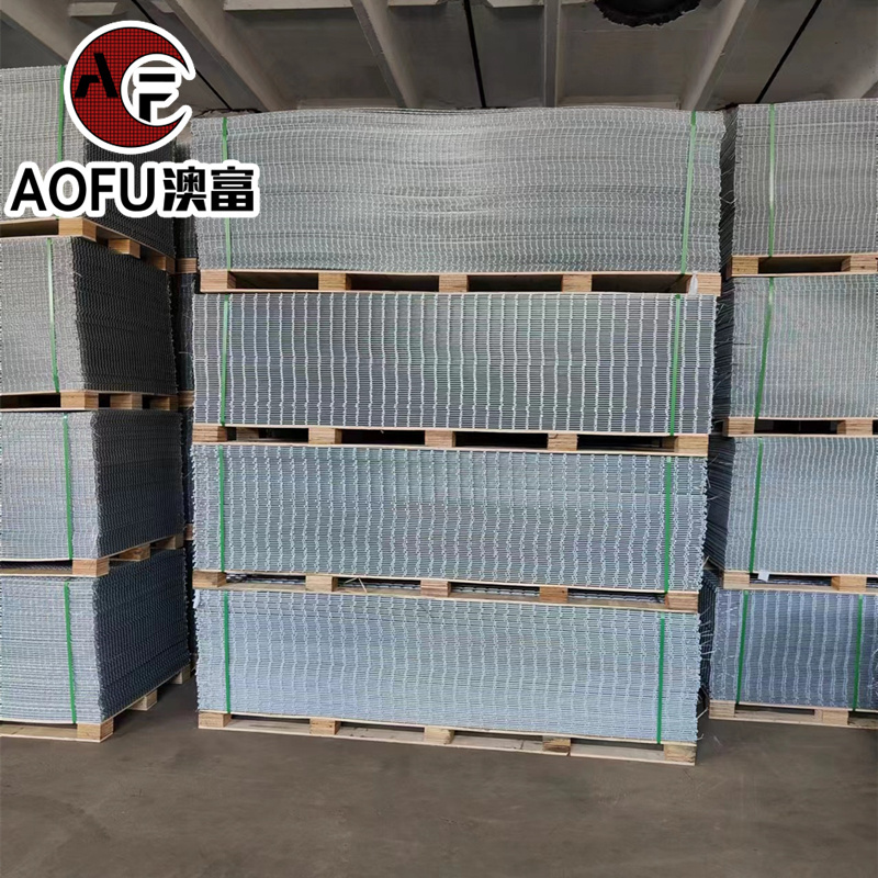 Factory Wholesale Price High Quality 1x1 Welded Wire Mesh Electro Galvanized Welded Iron Wire Mesh Windows Fence Welded For Cage