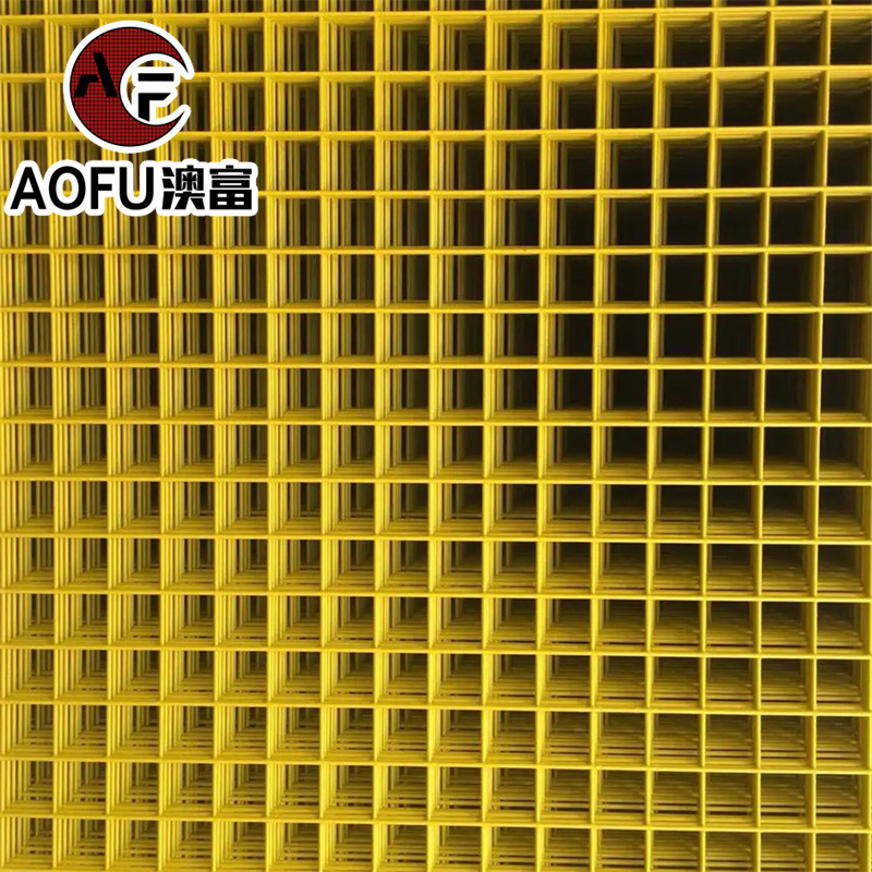 Galvanized and pvc coated welded wire mesh panels for cages