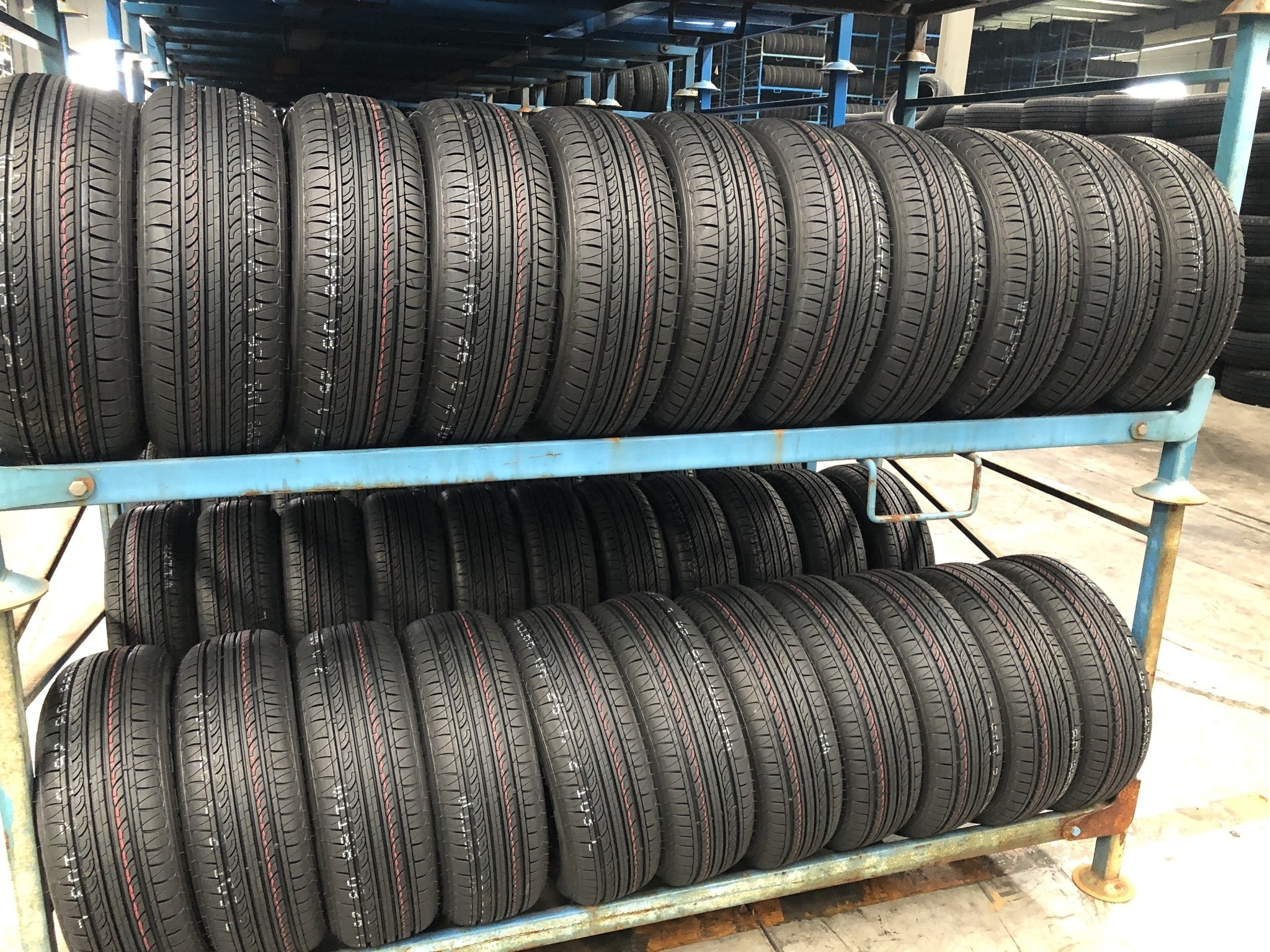 Car tires 215 50 17 205 45 17 215/60/16 265 40 20